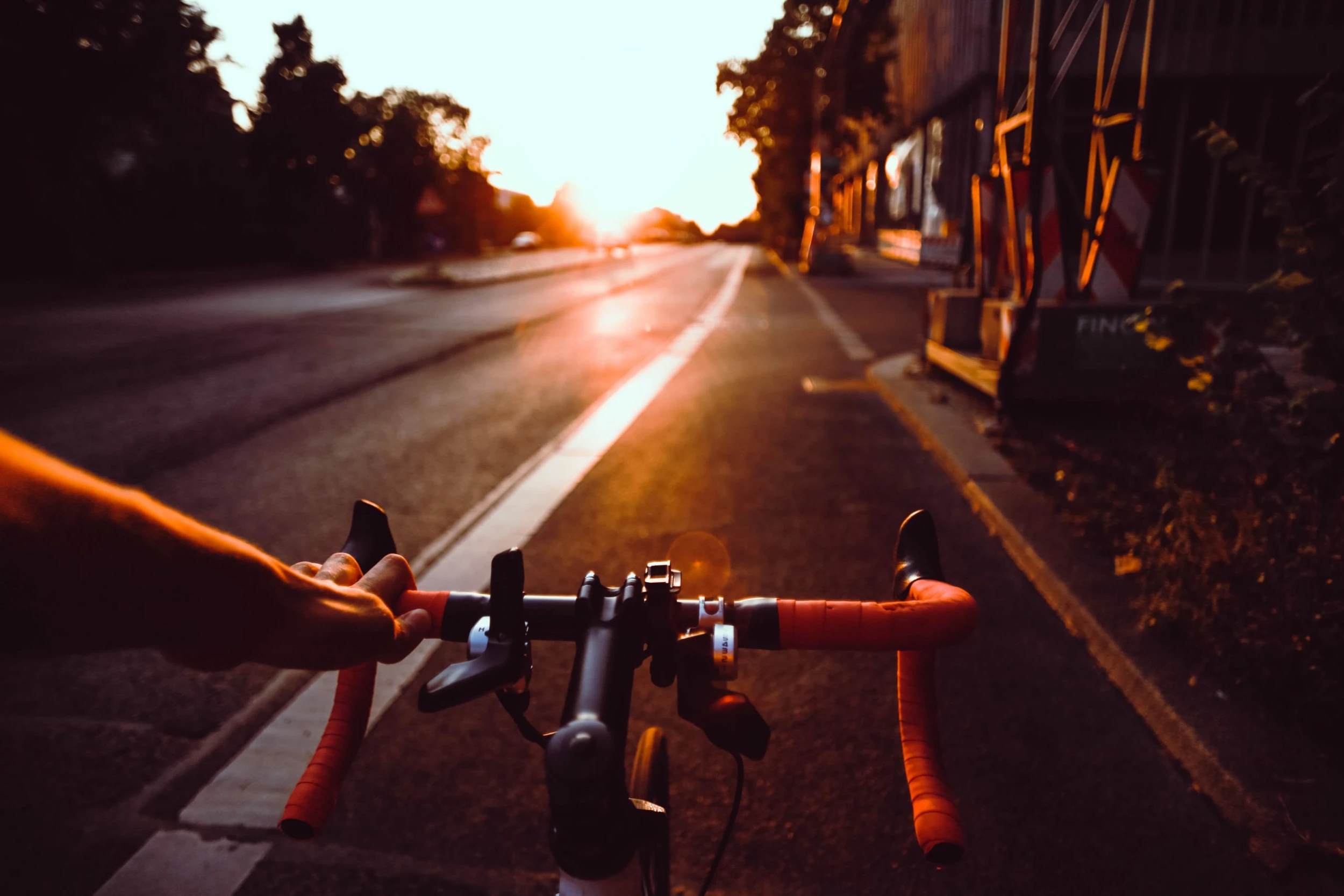 Page de garde -Accessoires vélos Soldes flo karr nCj0zBLIaAk unsplash scaled