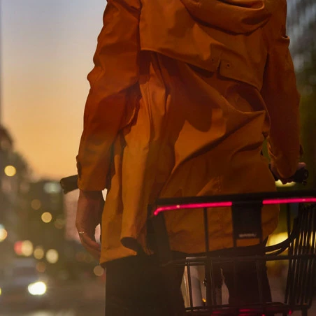 Panier Vélo Porte-bagage BASIL Cento Avec LED 2 Panier Vélo Porte-bagage BASIL Cento Avec LED – Image 2